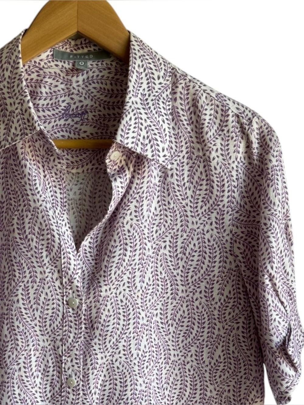 Foxcroft 100% Linen Button Down Top Sz 8 White Purple Dainty Floral Shirt Cute